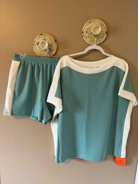 Tankaneo Teal and White Two-Piece Short Set
